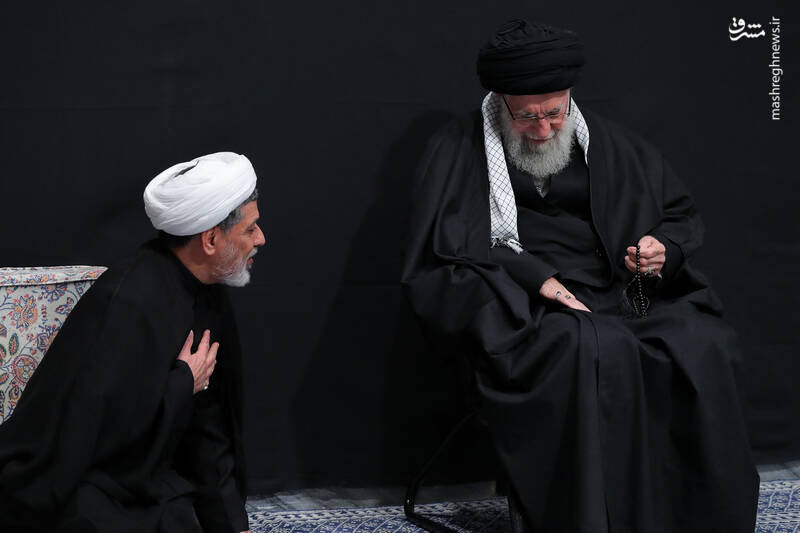  عکس/عزاداری شب شهادت حضرت زهرا (س) با حضور رهبر انقلاب