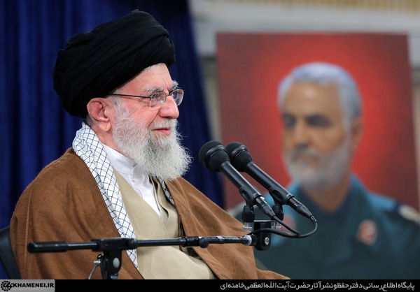 رهبر انقلاب: انتخابات جلوی دیکتاتوری، هرج و مرج و ناامنی را میگیرد