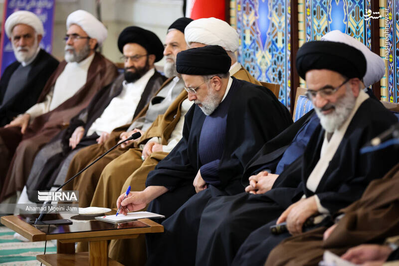  عکس/دیدار علما و روحانیون با رئیس جمهور