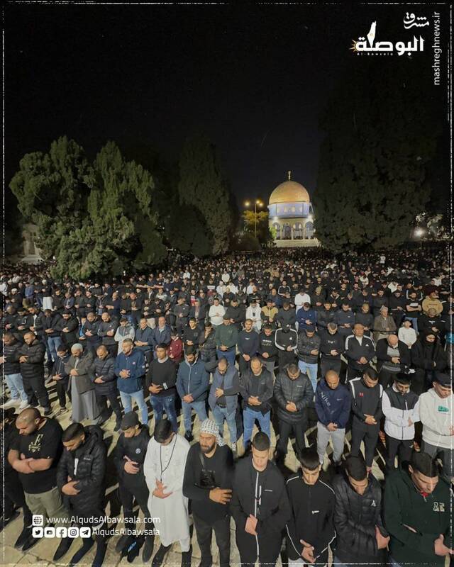  تصاویری از حضور بیش از ۱۲۰ هزار فلسطینی در نماز صبح سومین جمعه رمضان