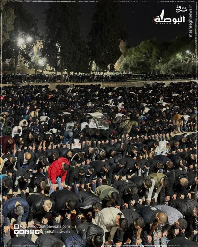  تصاویری از حضور بیش از ۱۲۰ هزار فلسطینی در نماز صبح سومین جمعه رمضان