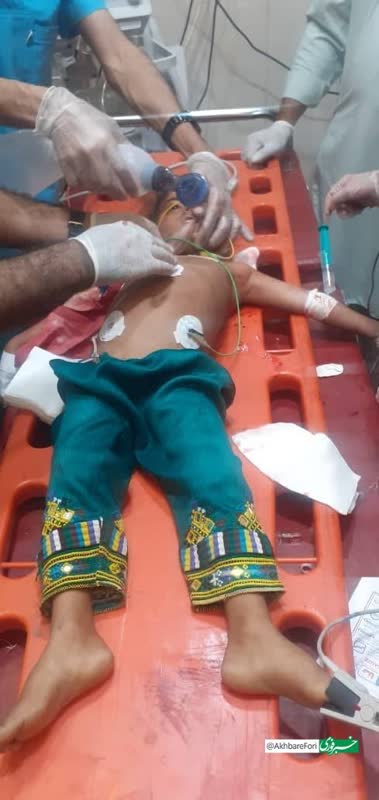 کودک مجروح‌شده در حملات تروریستی گروهک جیش‌الظلم +عکس
