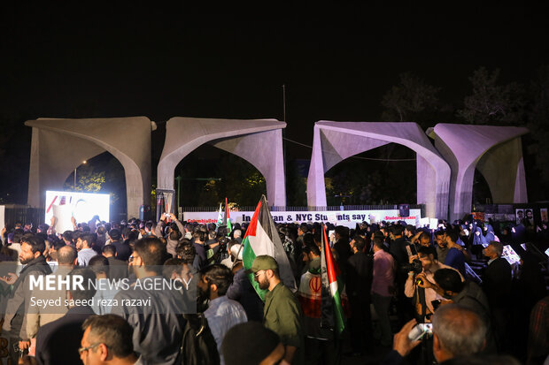تجمع دانشجویان در همبستگی با دانشجویان آمریکایی حامی فلسطین