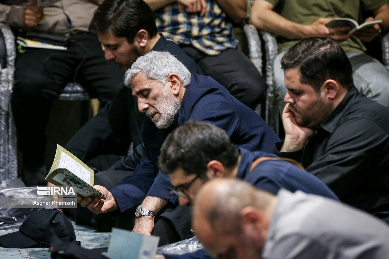  تصویری متفاوت از سردار قاآنی در مراسم دعای عرفه در دانشگاه تهران