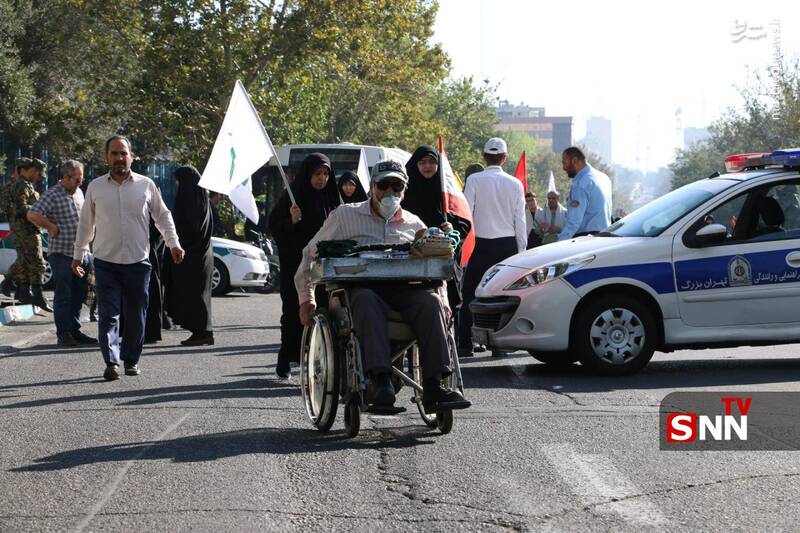  عکس/ سیل جمعیت مومنان در راه مصلای تهران برای اقامه نمازجمعه