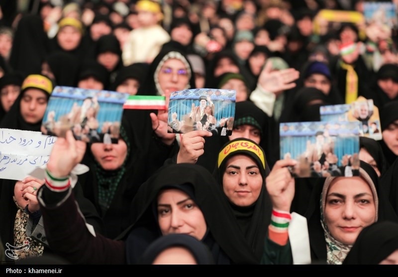 دیدار هزاران نفر از زنان و دختران با رهبر انقلاب