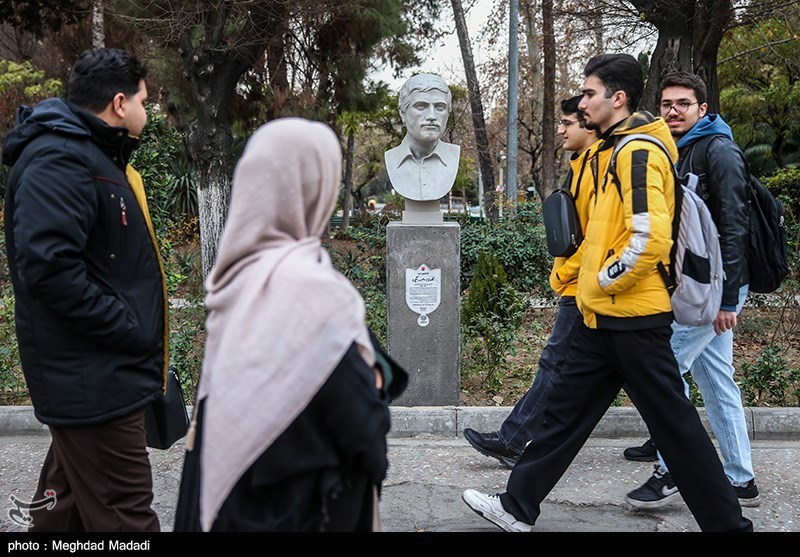 رونمایی از سردیس شهدای دانشجو