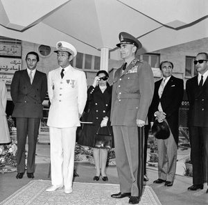 بیغیرتی شاه نسبت به دختران ایرانی