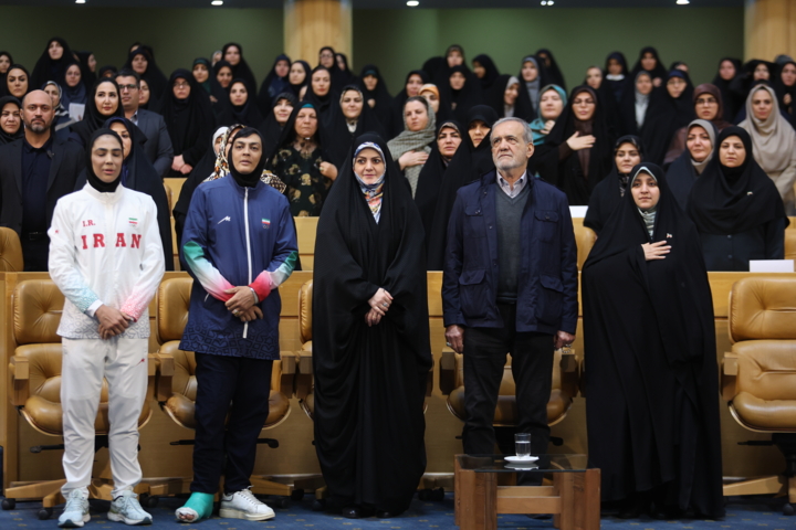 تبیین جایگاه زنان ایرانی در عرصههای دانش، تندرستی و تولید