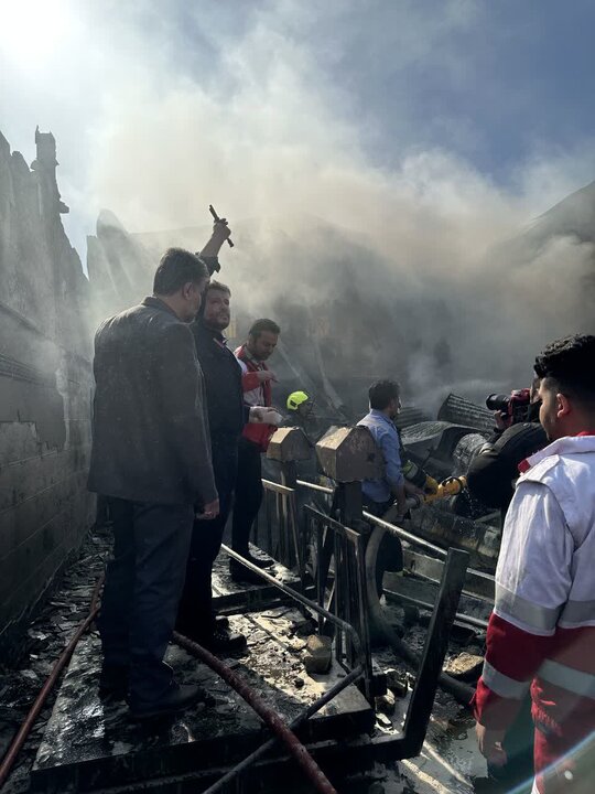 تصاویری از سقوط بالگرد ارتش در میدان میوه و تره بار درچه